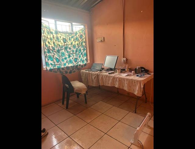 6 BEDROOM HOUSE FOR SALE IN PALM RIDGE